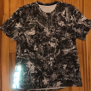 Lululemon Breathe T-Shirt (Large)